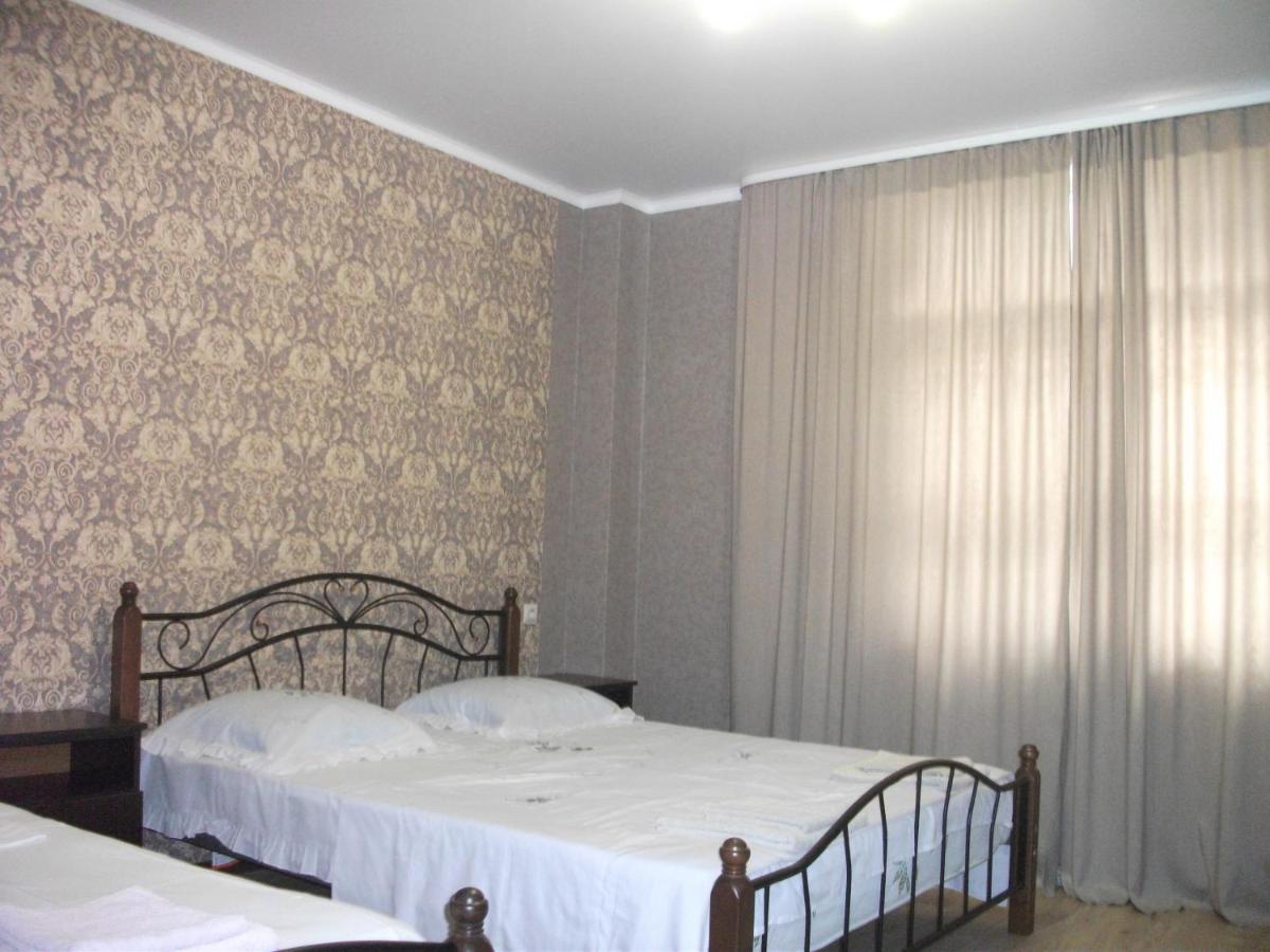 Guesthouse On Kabardinskaya 139A Gagra Exterior photo